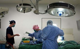 बिरामीको शल्यक्रिया गर्न लागेका डाक्टरको अपरेसन कक्षभित्रै मृत्यु