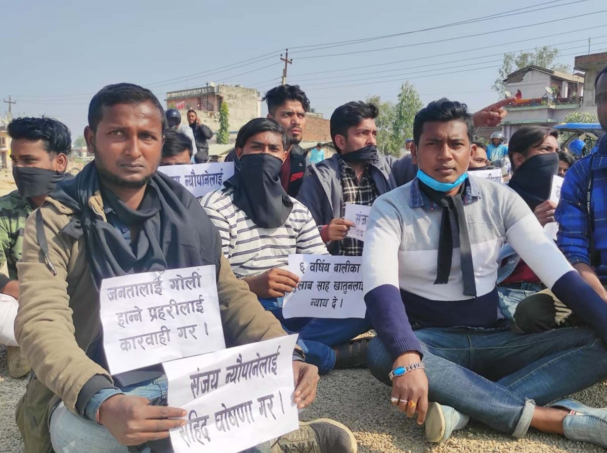 बालिका हत्या प्रकरण : निषेधाज्ञा तोड्दै बर्दिबासमा निरन्तर प्रदर्शन, एक दर्जन अश्रुग्यास प्रहार