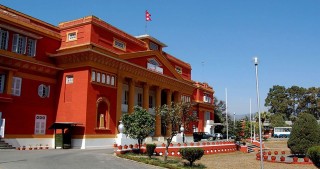 राष्ट्रपतिसमक्ष ओहदाको प्रमाणपत्र प्रस्तुत