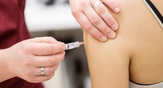 बेलायतमा ६ लाख मानिसले लगाए कोरोनाबिरुद्दको  भ्याक्सिन