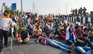 दिल्ली छिर्ने सबै नाका ठप्प, मुख्यमन्त्री केजरीवाल नजरबन्दमा !