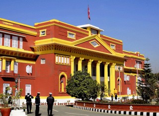 संसद्को विशेष अधिवेशन बोलाउन माग गर्दै नेकपाका सांसद पुगे शीतलनिवास