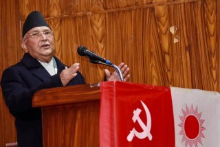 ओली पक्षले  शनिवार काठमाडौंमा कार्यकर्ता भेला गर्दै