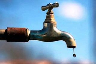 धारा बरफ जमेर पानी नआउने हुँदा हुम्लामा खानेपानीको समस्या