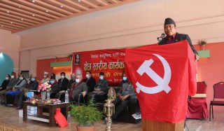 यी हुन् ओलीलाई समर्थन गर्ने काठमान्डौका दुई तिहाई जनप्रतिनिधि, प्रचण्ड-माधव पक्षमा सन्नाटा 