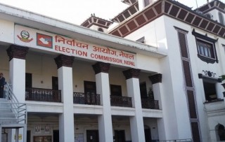 आयोगको अनिच्छापछि माधव र महन्थ पार्टीको नाम फेर्दै