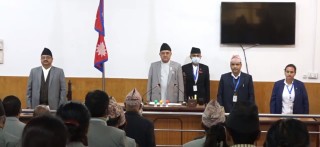 तीन मिनेट मात्रै बसेकाे प्रदेश सभा बैठक अनिश्चितकालका लागि स्थगित