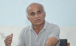 गोविन्द केसीले आज संसद विघटनविरुद्ध  अहिंसात्मक प्रदर्शन गर्दै