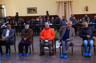 प्रचण्डले लाजमर्दो भनेको भोलिपल्टै पूर्व माओवादी लडाकुले ओली समूहलाई दिए साथ