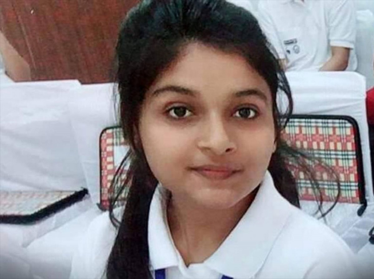 को हुन् त यी १९ वर्षीया युवती, जो बनिन् उत्तराखण्डको मुख्यमन्त्री