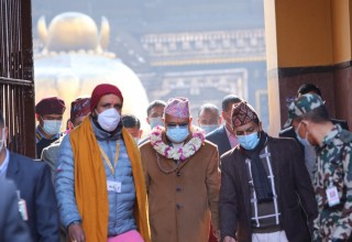 आमाको नाममा लाख बत्ति बाल्दै कम्युनिस्ट प्रधानमन्त्री ओलीले यसकारण गरे पशुपतिमा क्षमापूजा