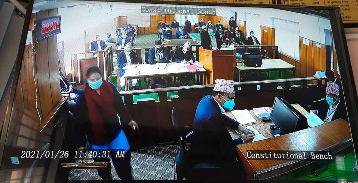 प्रतिनिधि सभा विघटनविरुद्ध इजलासमा बाघे स्वरमा शम्भु थापा यसरी कुर्लिदैछन् 