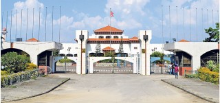 मुलुक फेरि अँध्यारोतर्फ उन्मुख