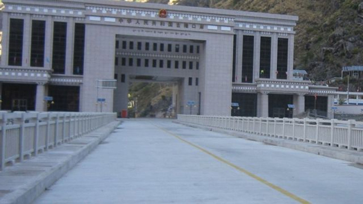 आयातित सामग्रीको परिमाण बढाइदिन आग्रह