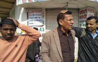 प्रहरी संगको झडपमा पूर्वमन्त्रीको फुट्यो टाउको, प्रदर्शनकारी प्रहरीको कब्जामा 