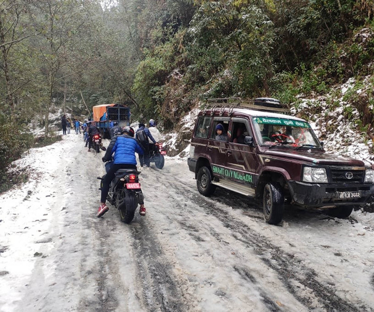 अवरुद्ध त्रिभुवन राजपथ खुला
