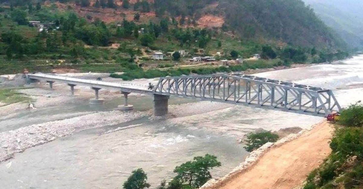 कर्णाली करिडोर जोड्ने पक्की पुल बन्दै