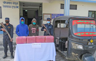 हेटौंडाबाट २५ किलो गाँजासहित दुई जना पक्राउ