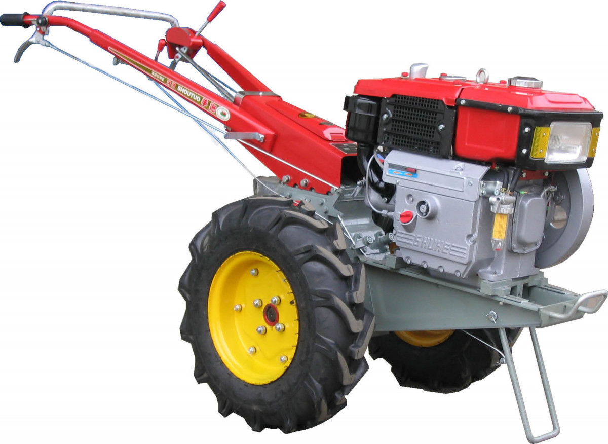 लमजुङमा ९० किसानलाई हाते ट्र्याक्टर वितरण