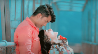 सम्झनाको काखमा रमाउँदै आकाश