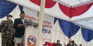 मेलम्चीको पानी सुन्दरीजलमा उद्घाटन गर्दै प्रधानमन्त्री ओलीले भने ‘लड्डु यस्तो बेला खाने हो’