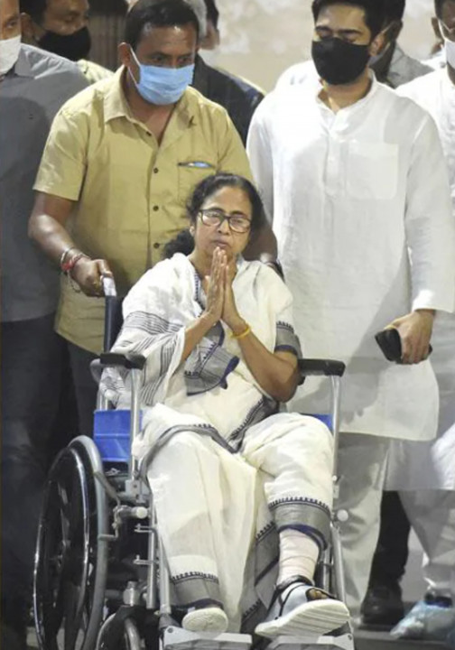 ममता बनर्जीको स्वास्थ्यमा सुधार,  ह्वीलचेयरमा यात्रा गर्दै चुनावी प्रचारमा खटिने