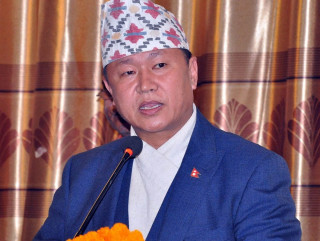 एमाले मुख्यालयमा मुख्यमन्त्रीलाई लाग्यो ‘बलात्कारी’को बात,बालिकालाई प्रहरीले किन लगायो हत्कडी ?