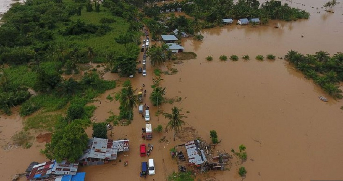 इन्डोनेसियामा बाढी : मृत्यु  हुनेको संख्या ५० पुग्यो