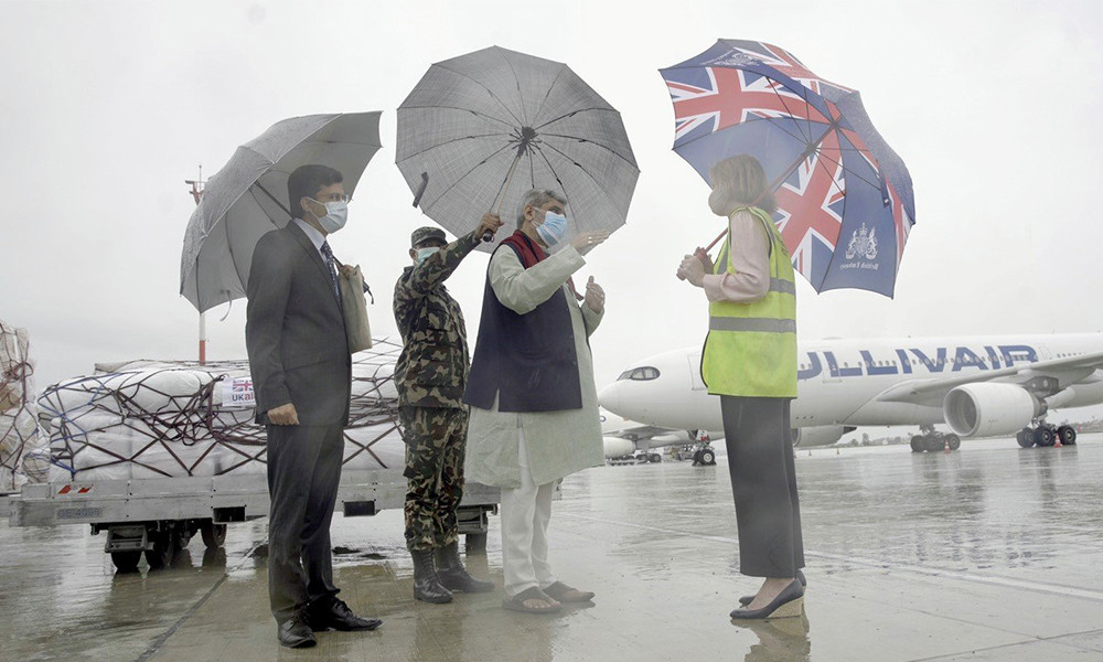 बेलायतबाट २६० थान भेन्टिलेटरसहितका स्वास्थ्य सामाग्री आइपुग्यो, राजदूतले दिइन् थप सहयोगको प्रतिवद्धता