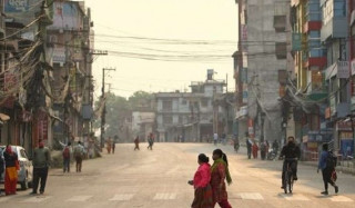 सडक कालोपत्र नहुँदा सास्ती : बर्खामा हिलाम्मे, हिउँदमा धुलाम्मे