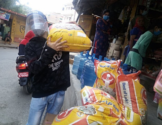 समस्यामा परेका परिवारलाई फिल्म ‘चुरीफुरी’ले दियो राहत