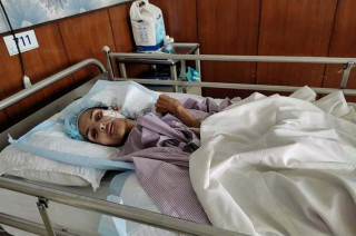सडक दुर्घटनामा परेर गम्भीर घाइते भएकी मोडल निशा घिमिरेको नर्भिक अस्पतालमा उपचार सुरु