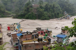 मेलम्चीमा पुनः बाढी, रेडियो मेलम्चीको भवन ढल्यो