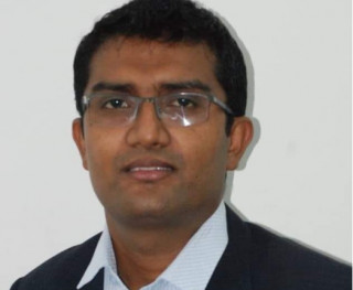 सहसचिव भएर पनि क्यान्टिनमै खाजा खान जाने ?