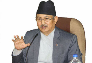 शिक्षा ऐनको मस्यौदा बनाएर शिक्षकलाई निजामती भन्दा बफादार बनाउन कांग्रेस लागिपर्छ- पूर्वमन्त्री खाँड