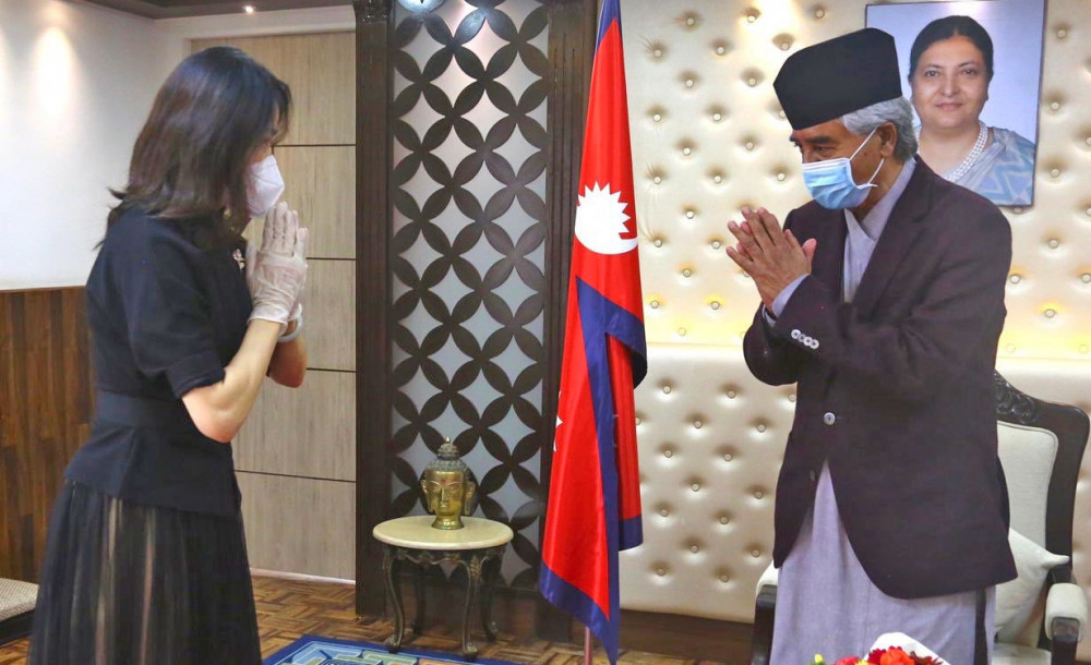 चिनियाँ राजदूत यान्छी प्रधानमन्त्री देउवालाई भेट्न बालुवाटारमा