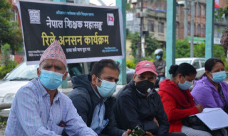 शिक्षकको आन्दोलन उर्लिदै, देशभर ३४ बुँदे मागसहित शिक्षकहरू धर्नामा