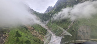 हेलिकप्टरबाट यस्तो देखियो मेलम्ची र हेलम्बुको अवस्था