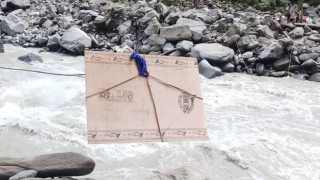 बाढीपहिराका कारण गाउँ पुग्न सकस, तुइन सहारा