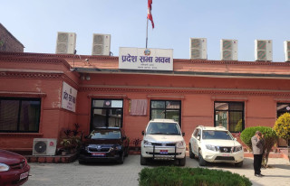 लुम्बिनीका दुई सांसदको पद जोगाएपछि एमालेले माग्यो सभामुखको राजीनामा