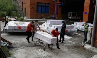 मलेसियाबाट एकैपटक नेपाल ल्याइयो १६ वटा अस्तुसहित  ८ नेपालीको शव