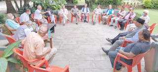 पौडेलसहितका नेता कांग्रेस जिल्ला सभापतिहरूको धर्नामा ऐक्यबद्धता जनाउने, क्रियाशील सदस्यताको सूची सार्वजनिक गर्नुपर्ने बैठकको निष्कर्ष