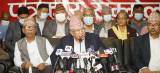 ओलीलाई लक्षित गर्दै नेपालले भने - 'मार्क्सवाद र लेनिनवाद प्रति समर्पित गराई कुसंस्कारीहरुको झुन्ड हुन दिने छैन्'