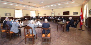 बालुवाटारमा सत्तारूढ गठबन्धनको बैठक जारी,  कुन दलले कुन-कुन मन्त्रालय लिने भन्नेबारे  छलफल