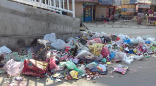 बल प्रयोग गरेरै भएपनि काठमाडौँको फोहोर भोलिबाट उठाइने