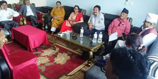 यी हुन् माधव नेपालको पार्टी रोज्ने प्रदेश १ का १० एमाले सांसद, सनाखतका लागि निर्वाचन आयोग जाँदै (सूचिसहित)