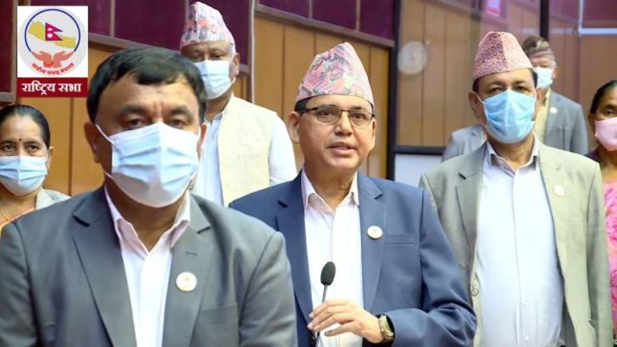 एमालेले कारबाही गरेका १४ जनालाई सांसदको रूपमा ग्रहण नगर्ने र सभामुखले माफी माग्नुपर्ने मागसहित राष्ट्रियसभामा अवरोध