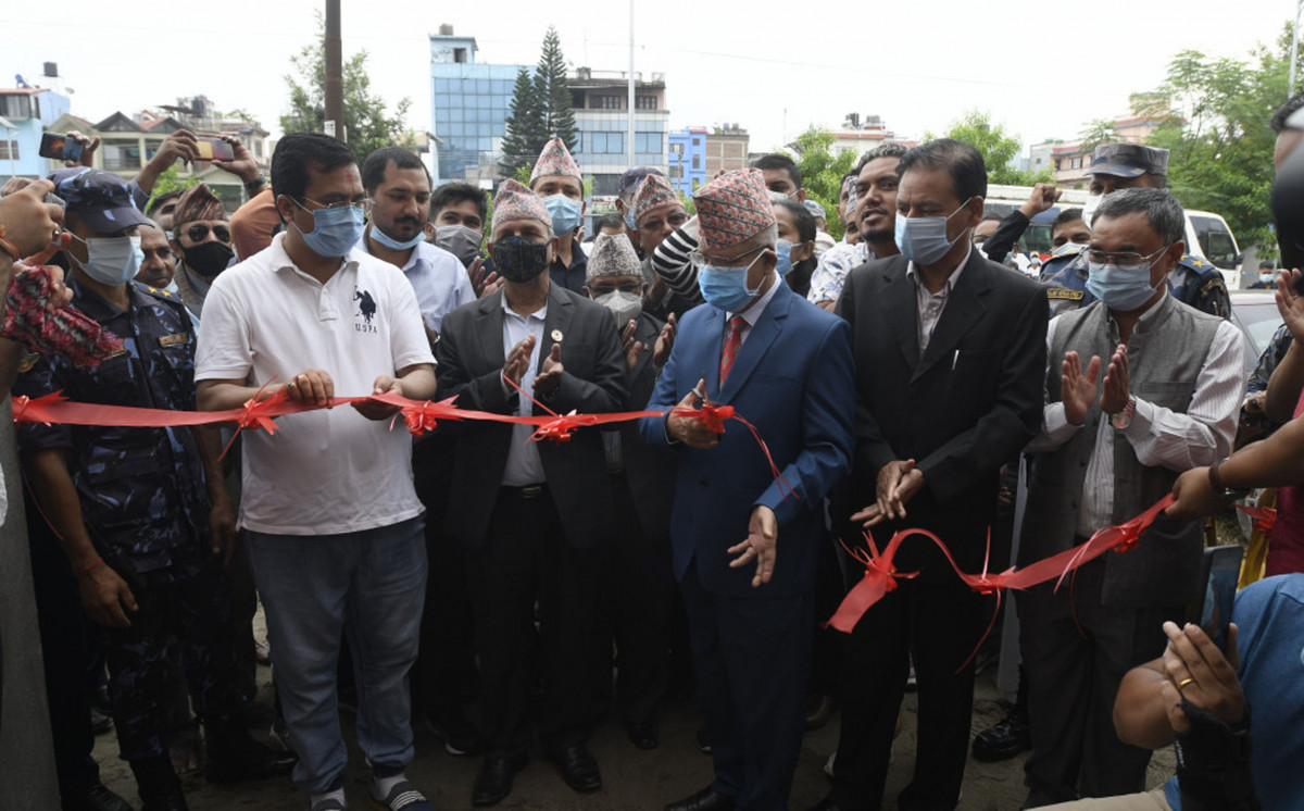 माधव नेपालको पार्टी कार्यालय आजबाट संचालनमा, नेपालले गरे उद्घाटन