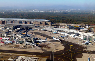 रसिया हुँदै जर्मनी प्रवेश गरेका १८ जना नेपाली फ्र्याङ्कफर्ट विमानस्थलबाट पक्राउ 