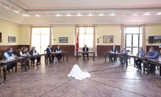 सत्तारुढ गठबन्धनको बैठक ५ बजे,  मन्त्रिपरिषद्लाई पूर्णता दिनेबारे छ्लफल हुने